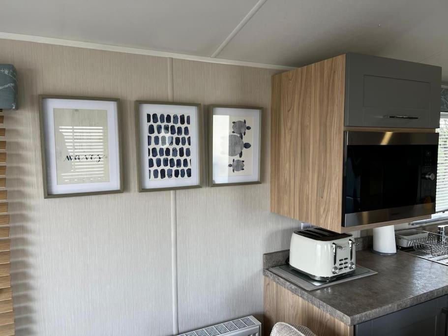 Sandy Bay Caravan Getaway นิวบิกกิน-บาย-เดอะ-ซี ภายนอก รูปภาพ