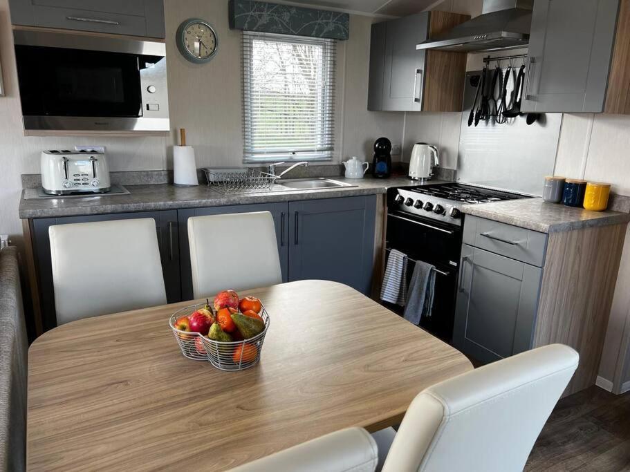Sandy Bay Caravan Getaway นิวบิกกิน-บาย-เดอะ-ซี ภายนอก รูปภาพ